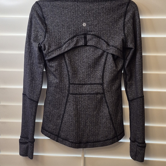 Lululemon Define Women's Black Gray Jacket Heathered Herringbone Sz 6 Thumbholes - Picture 3 of 9